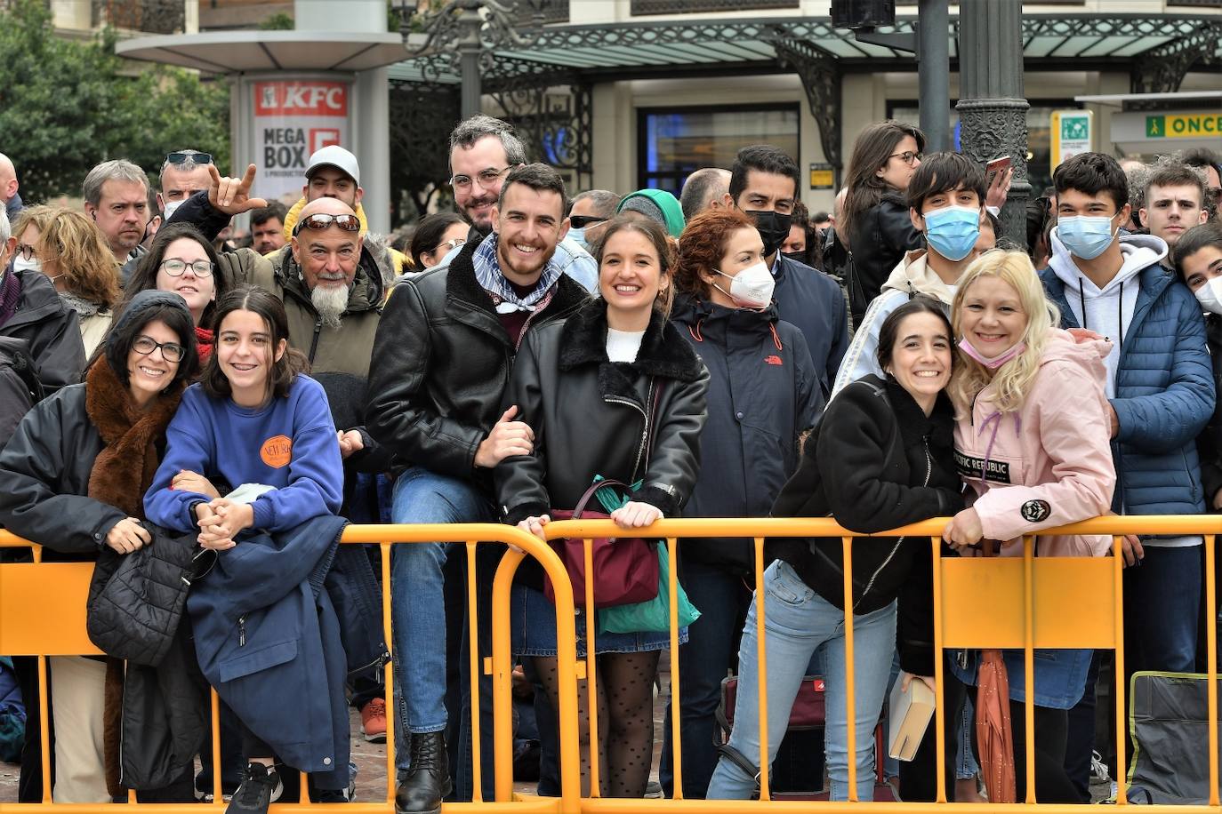 Fotos: Búscate en la mascletà de este 18 de marzo de 2022