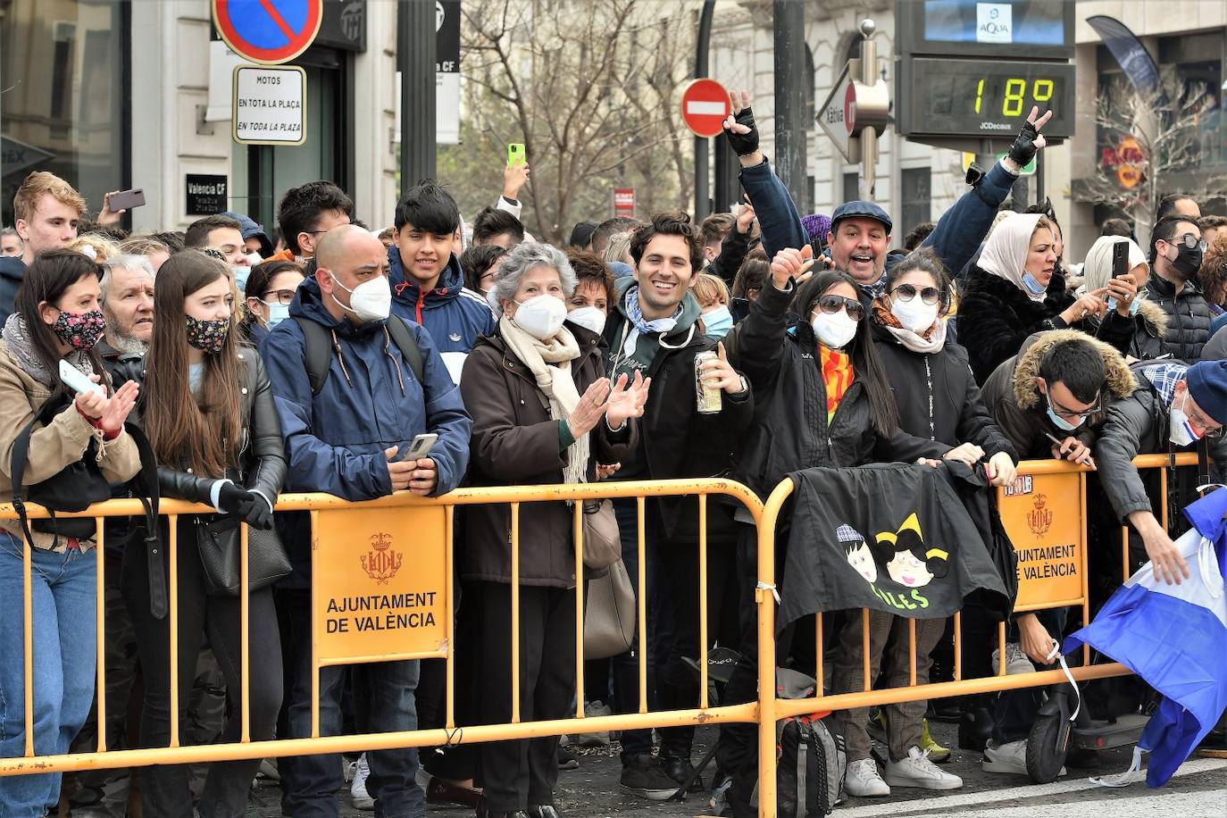 Fotos: Búscate en la mascletà de este 18 de marzo de 2022