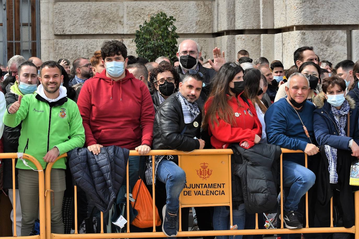 Fotos: Búscate en la mascletà de este 18 de marzo de 2022