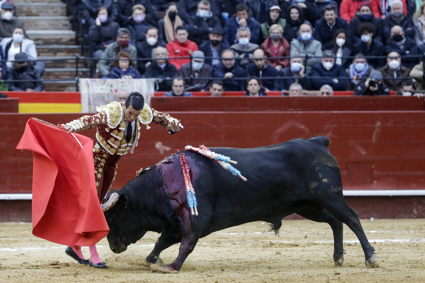 Corrida de toros de la Feria de Fallas, con reses de Victoriano del Río para Diego Urdiales, José María Manzanares y Roca Rey. 