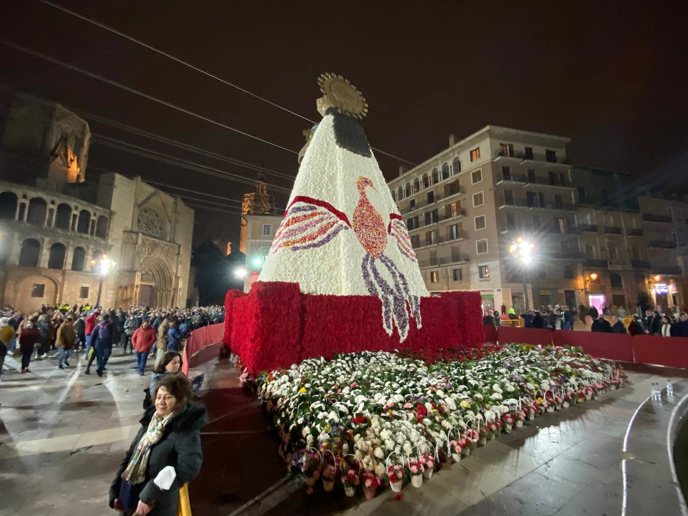 Fotos: Así es el manto de la Mare de Déu para las Fallas 2022