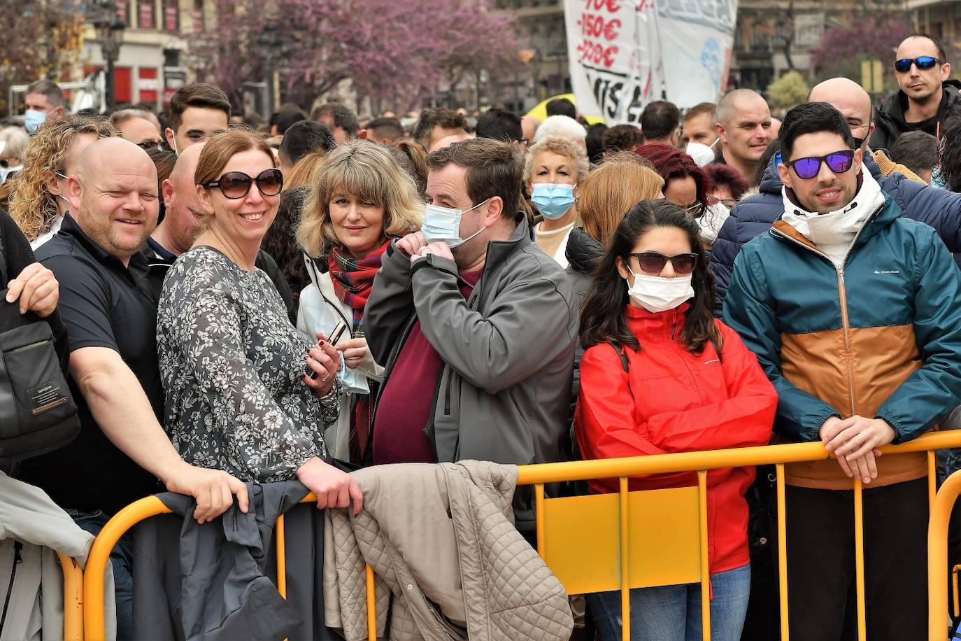 Fotos: Búscate en la mascletà del 20 de marzo en Valencia