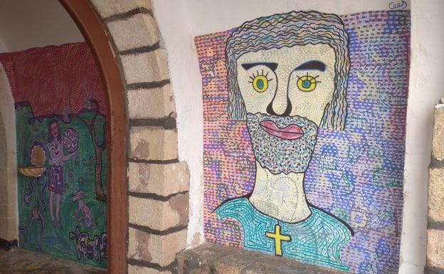 Galería. (Derecha) Retrato libre de San Cristobal, primera pintura que hizo Cees en la ermita. 