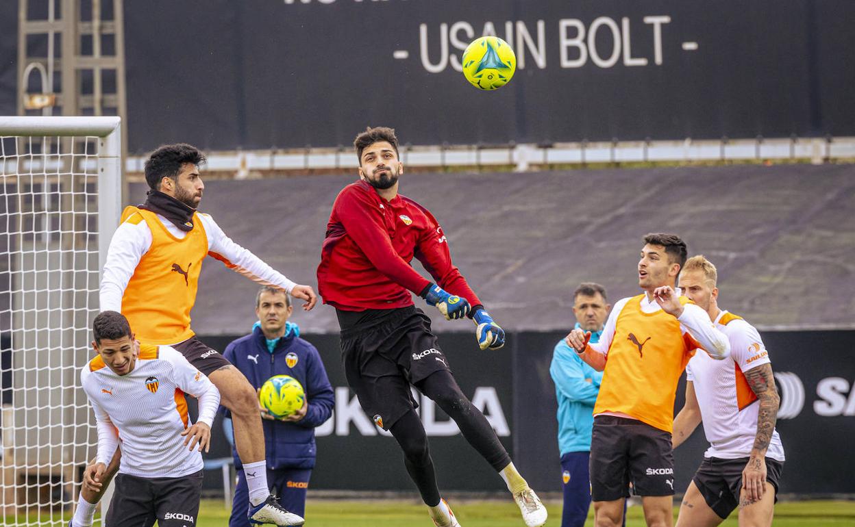 Mamardashvili, en un entrenamiento.