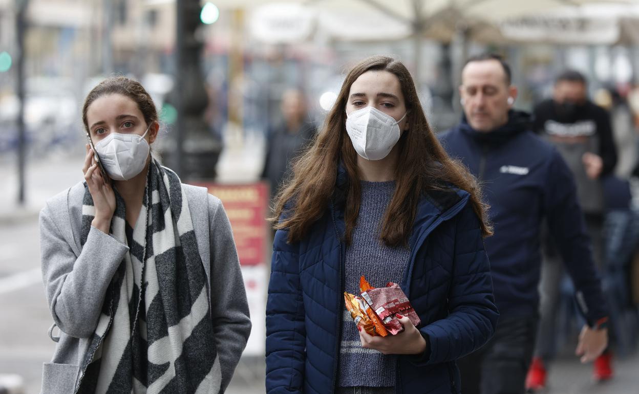 La mascarilla en exteriores ya no es obligatoria. 