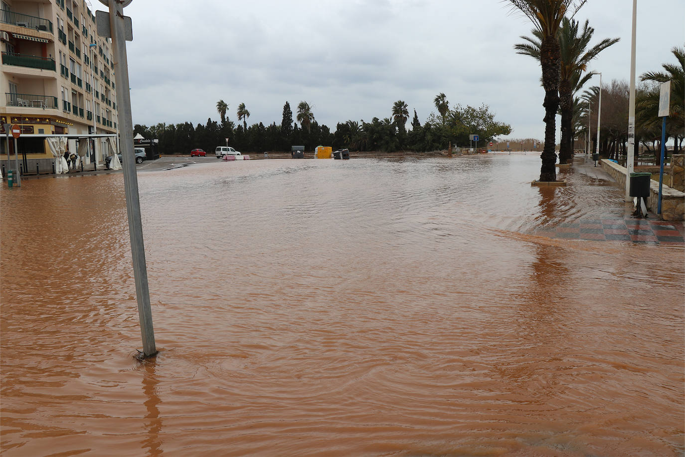 Las precipitaciones históricas en marzo dejan carreteras cortadas, ríos y barrancos desbordados y numerosas incidencias en Valencia y Castellón.