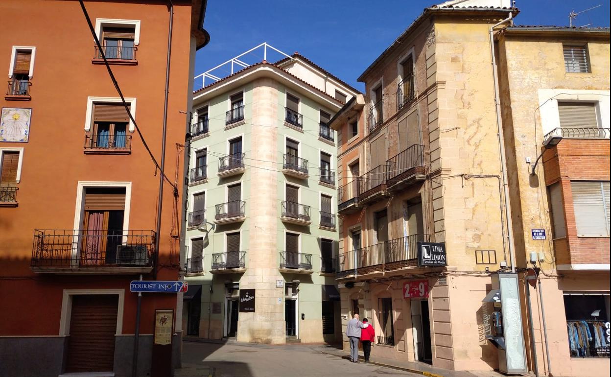 Acceso al centro histórico contestano. 