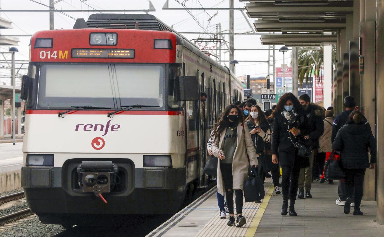 Los dos cercanías afectados conectaban Valencia y Castellón en ambos sentidos. 