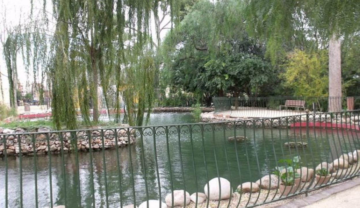 El estanque del parque de l'Hort de Trénor. LP
