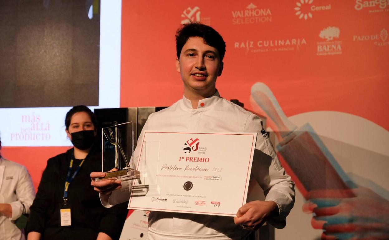 Ausiàs Signes, recibiendo el primer premio en el 'Madrid Fusión Pastry'. 