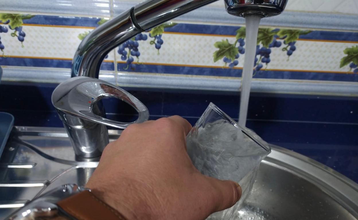Los consumidores alfasinos podrán volver a usar el agua potable 