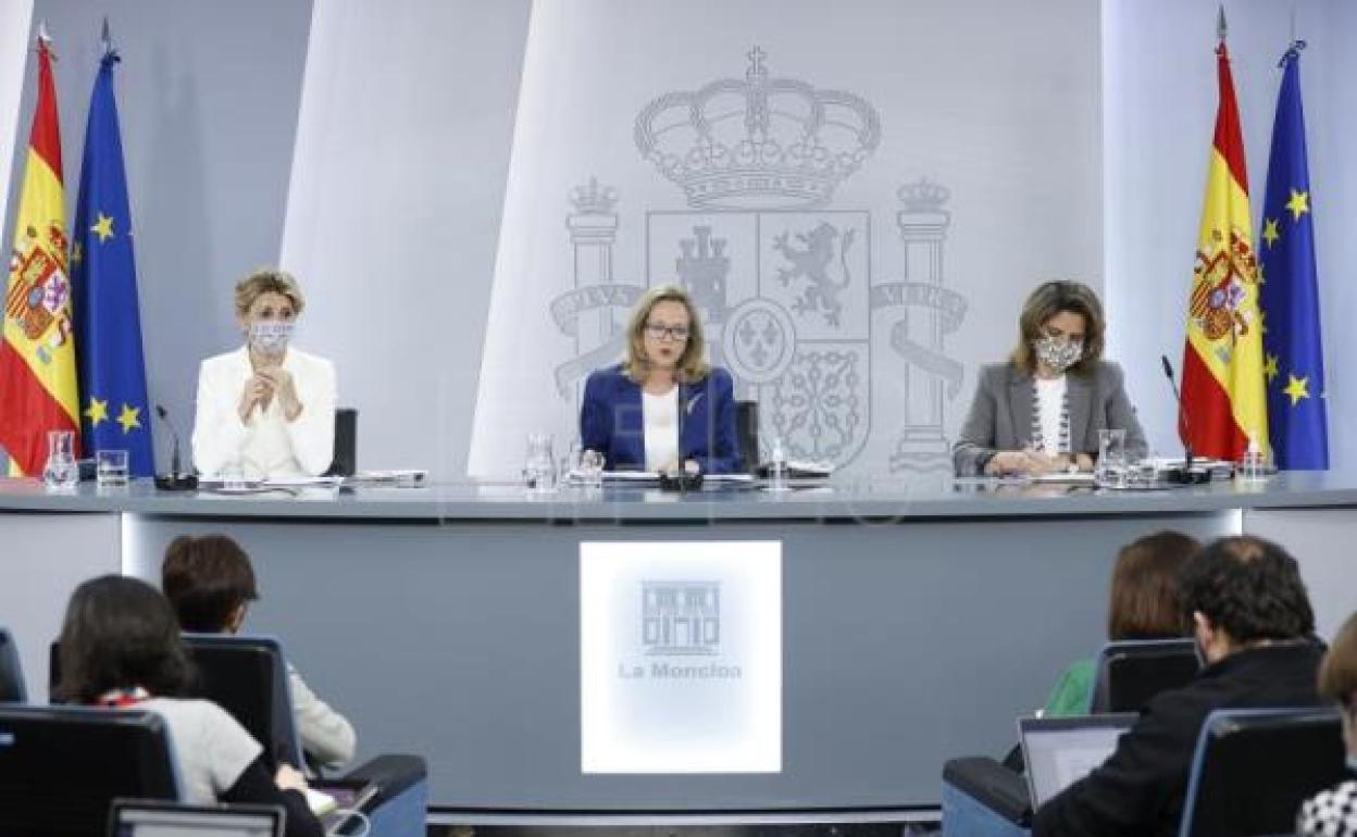 Las ministras Yolanda Díaz, Nadia Calviño y Teresa Ribera, encargadas de presentar el Plan de Choque. 