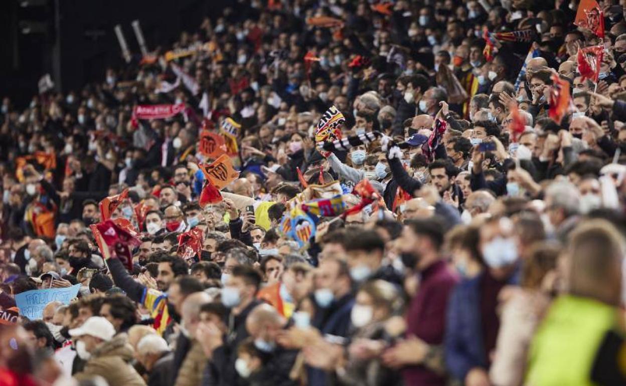 Ambiente en el partido contra el Athletic de Copa del Rey.