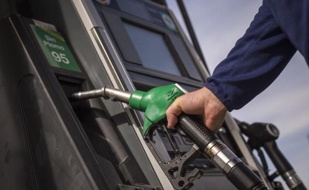 Todos los descuentos de las gasolineras en España: de Repsol, Cepsa, Galp o BP a las low-cost