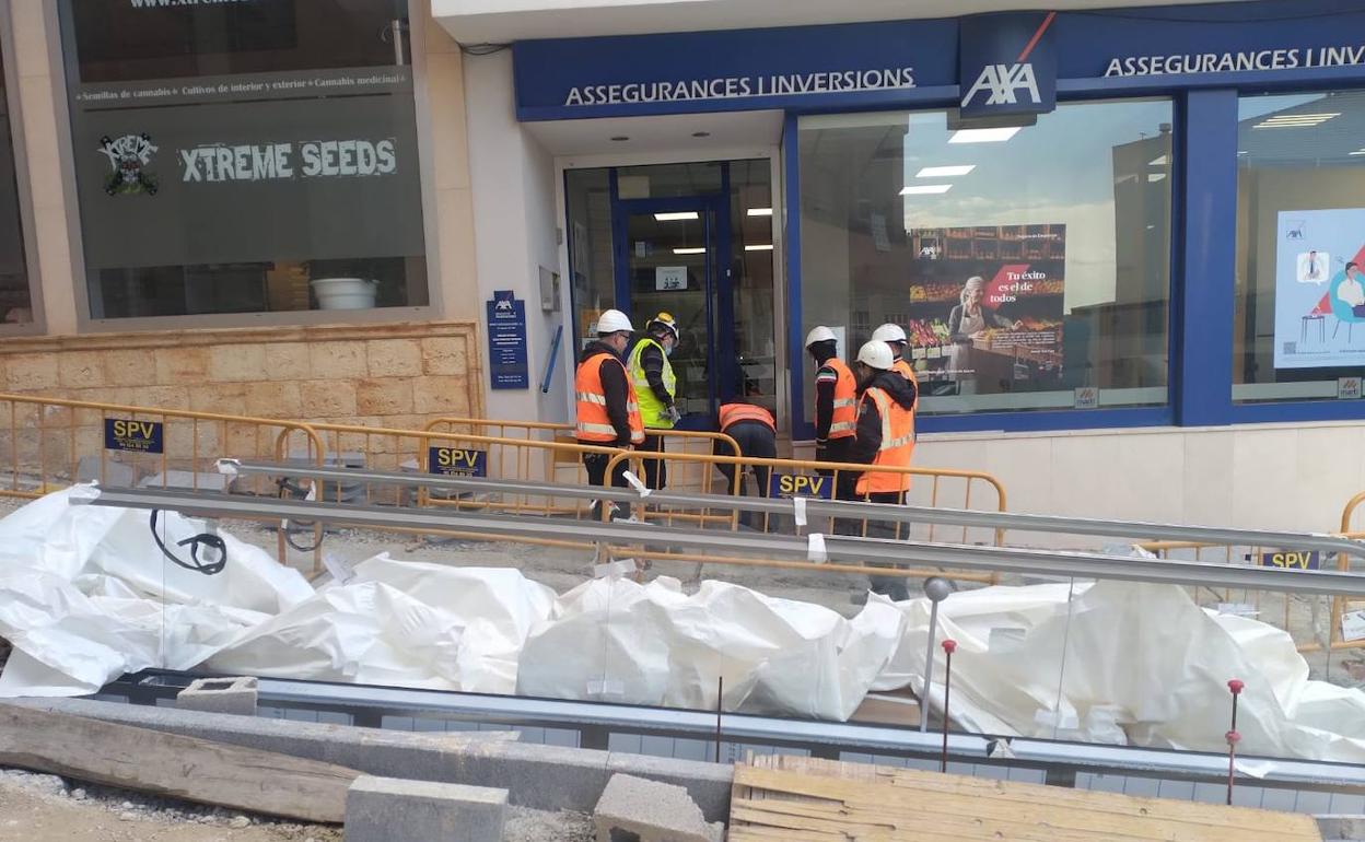 La rampa mecánica que están instalando en la calle Murillo. 