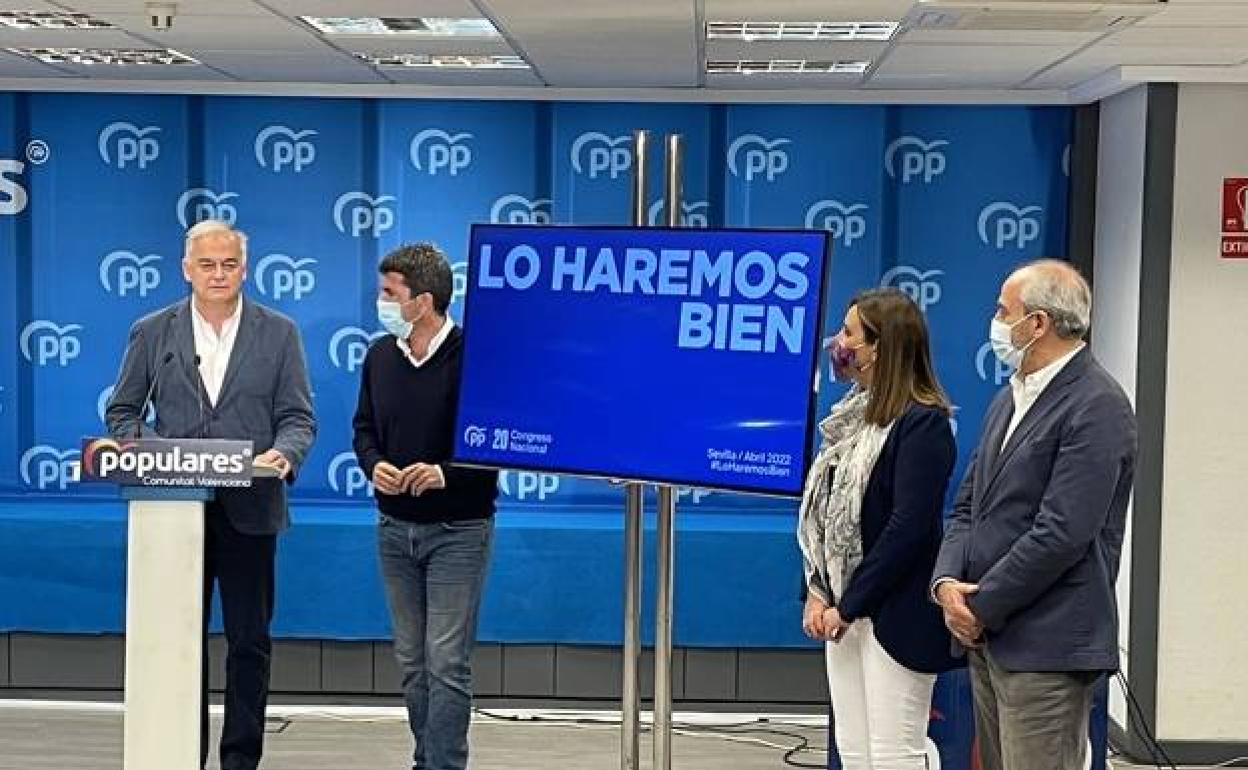 González Pons, junto a Mazón y Catalá en la presentación del lema del congreso.