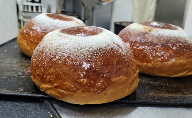 Imagen principal - Huevos estrellados | Semana Santa valenciana, una dulce tradición