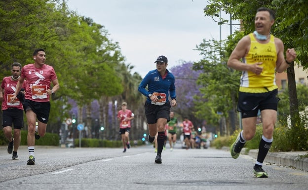 Corredores durante el 5K Valencia 2021. 