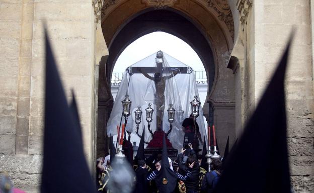 La borrasca Evelyn pone en jaque las procesiones de Semana Santa