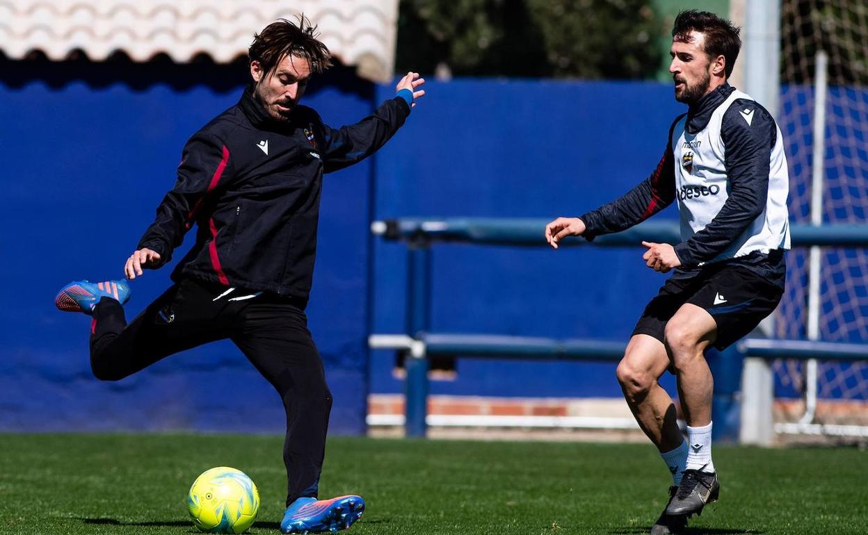 Campaña y Morales, durante un entrenamiento en Buñol