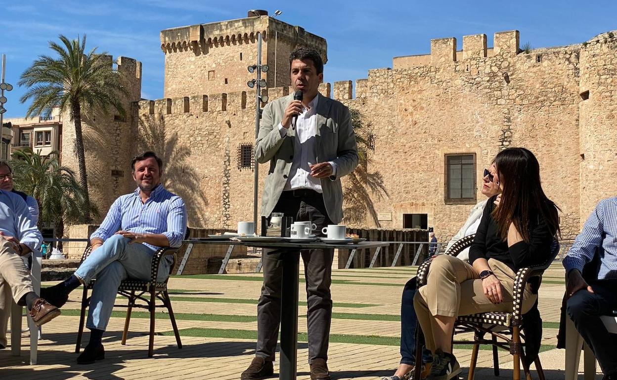 Carlos Mazón toma la palabra en un acto del PP de Elche. 