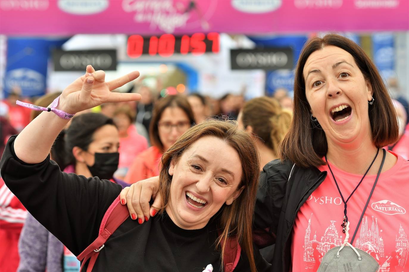 Miles de mujeres de todas las edades participan en la prueba popular de este domingo por la capital del Turia