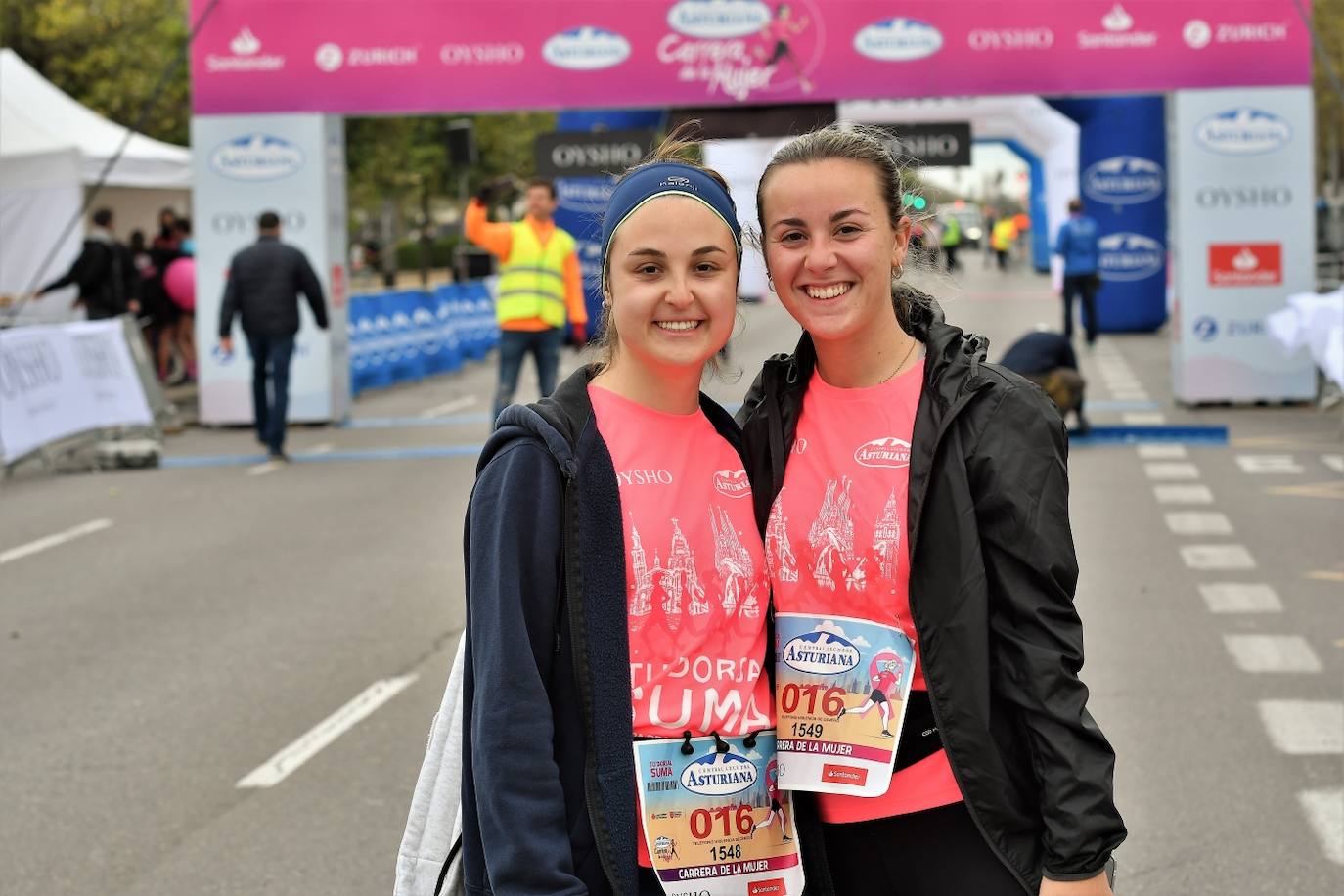Miles de mujeres de todas las edades participan en la prueba popular de este domingo por la capital del Turia