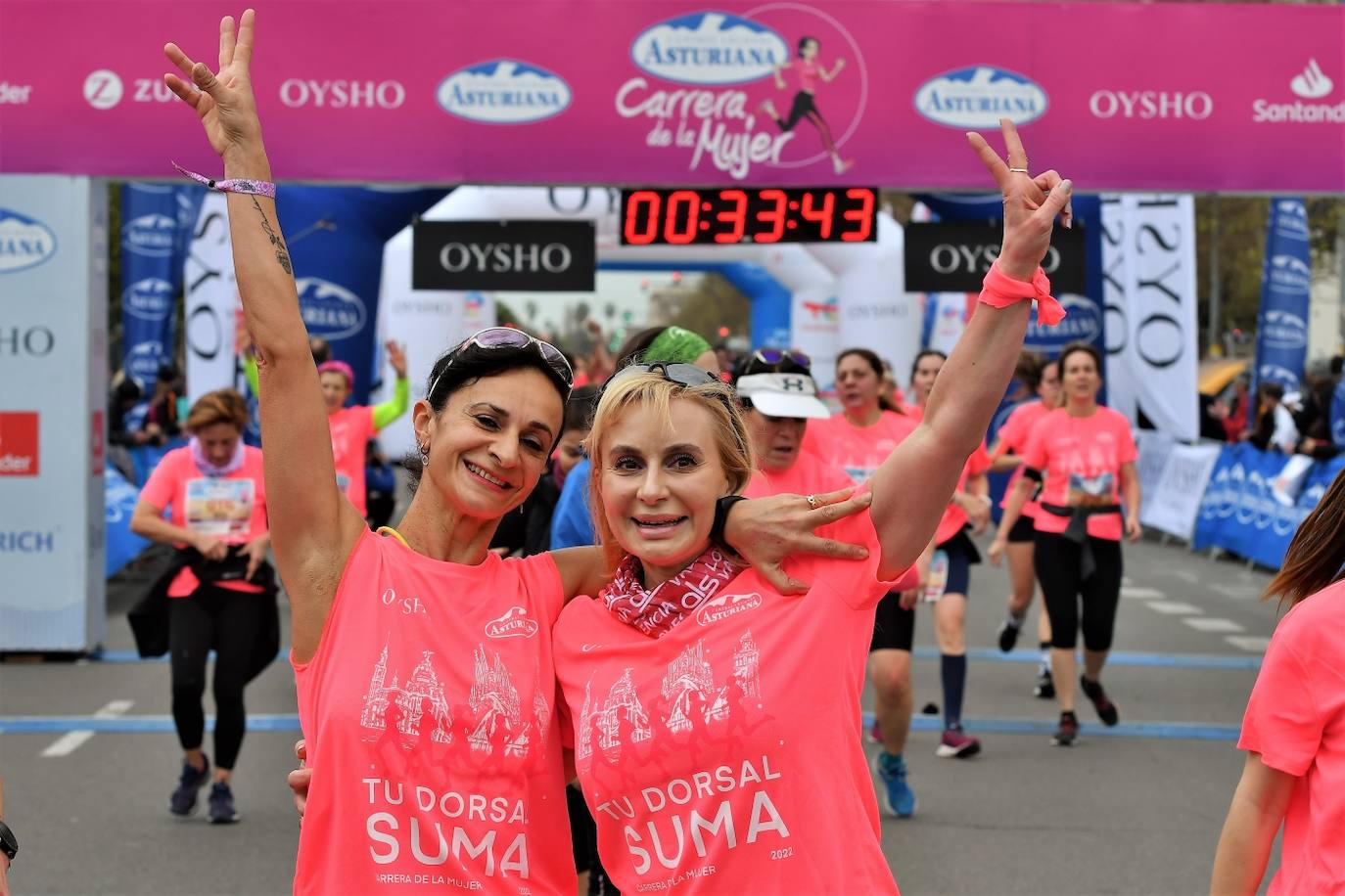 Miles de mujeres de todas las edades participan en la prueba popular de este domingo por la capital del Turia