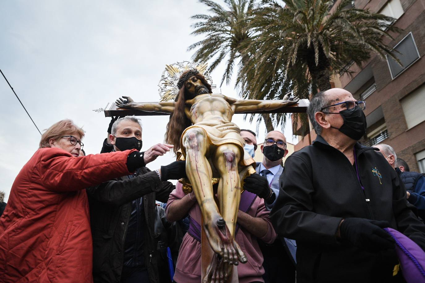 Fotos: Encuentro entre los Cristos y visita a la playa del Cabanyal