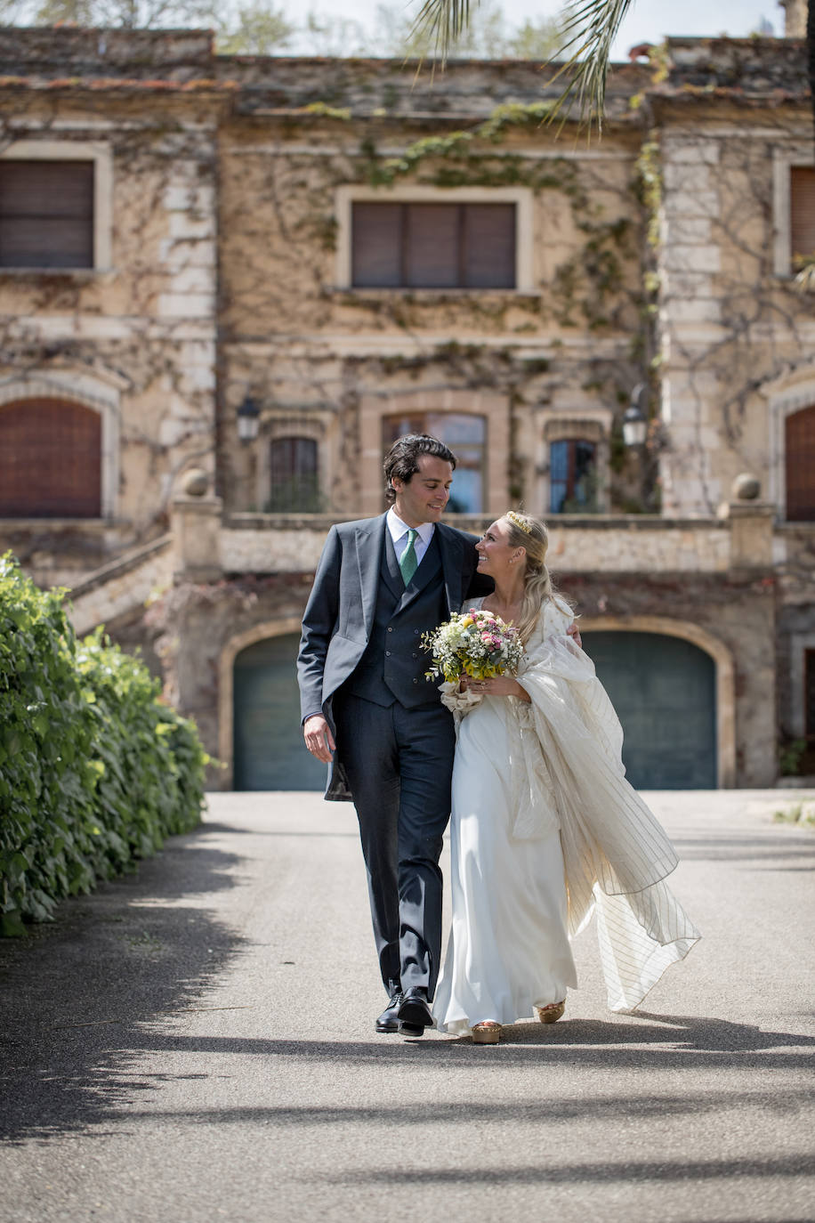 La celebración tuvo lugar en Casa Santonja, en Beniarbeig, uno de los lugares más exclusivos para una boda. El cátering fue servido por el grupo El Alto.