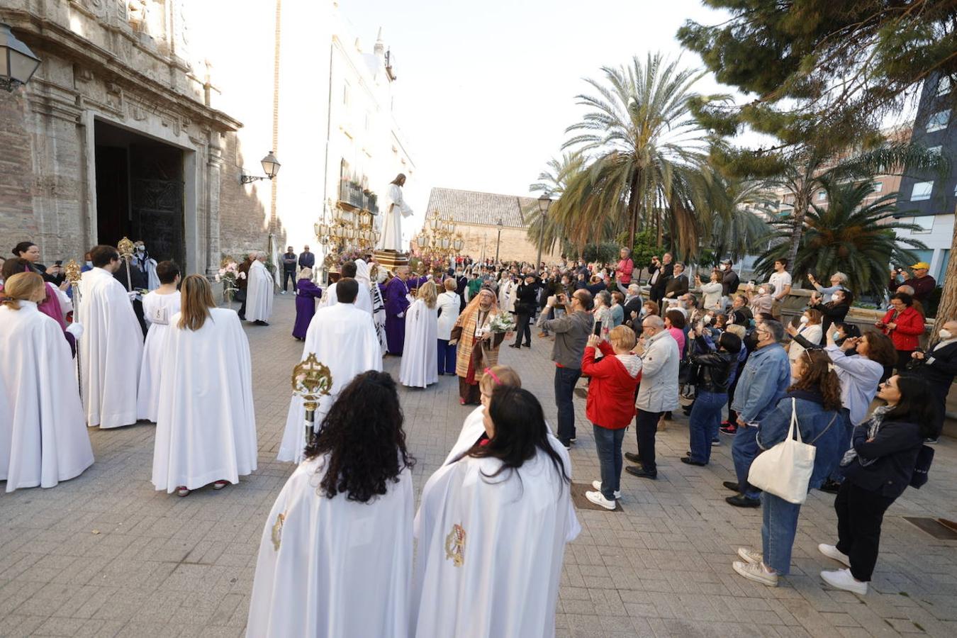 Fotos: Corona de laurel en el Puerto de Valencia por los fallecidos en el mar