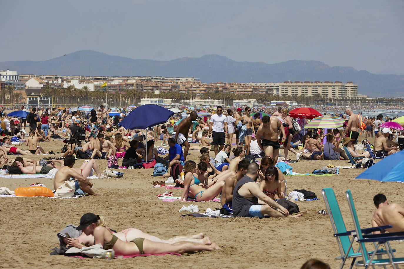 Fotos: Playas y terrazas de Valencia llenas en la Semana Santa más turística en 4 años