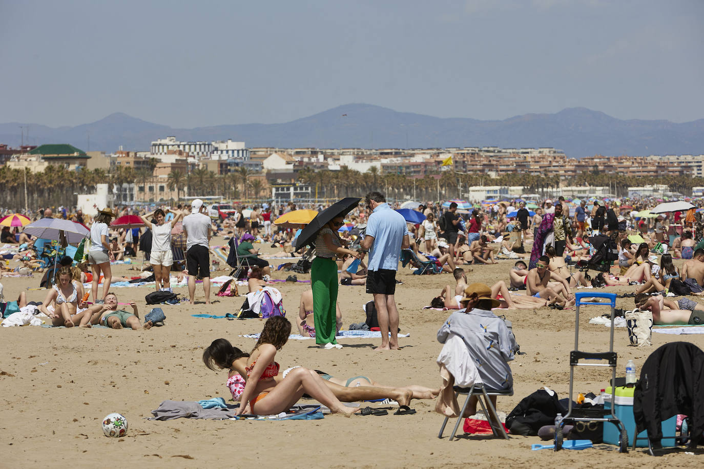 Fotos: Playas y terrazas de Valencia llenas en la Semana Santa más turística en 4 años