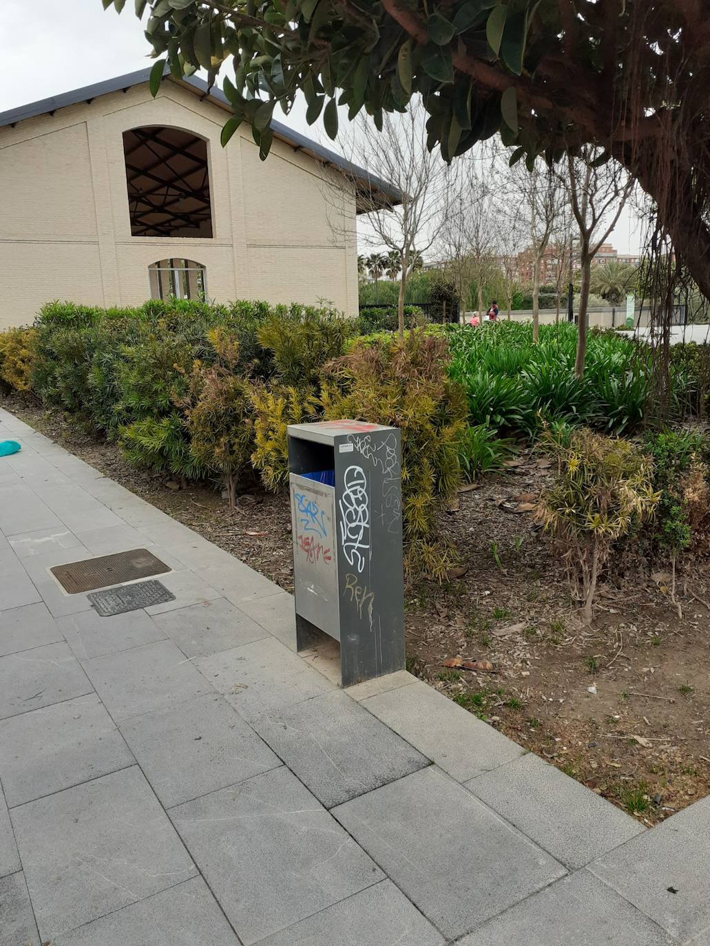 Fotos: El parque Central sufre un gran deterioro 4 años después de su apertura