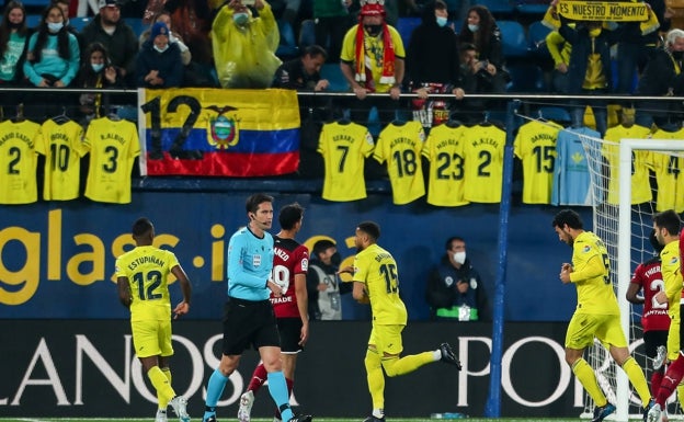 Munuera Montero fue protagonista del partido entre el Villarreal y el Valencia por algunas decisiones. 