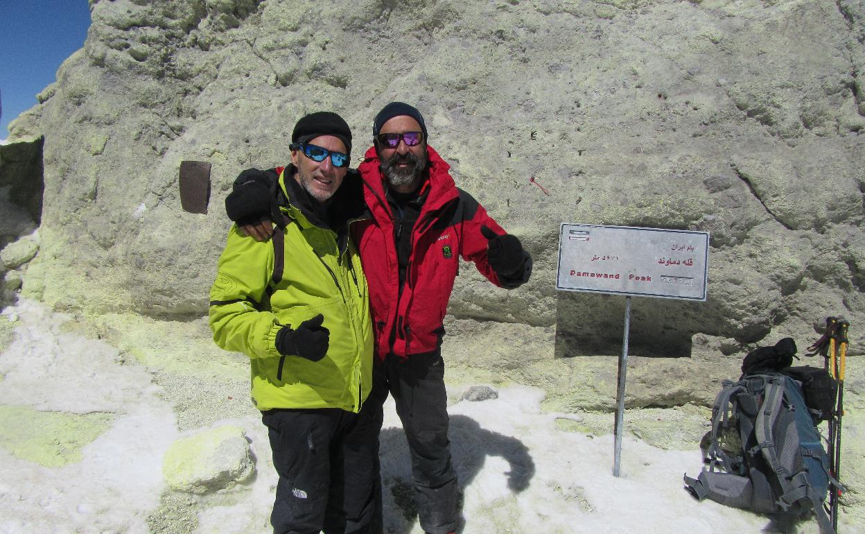 Los miembros del Alpí Gandia en Irán. 