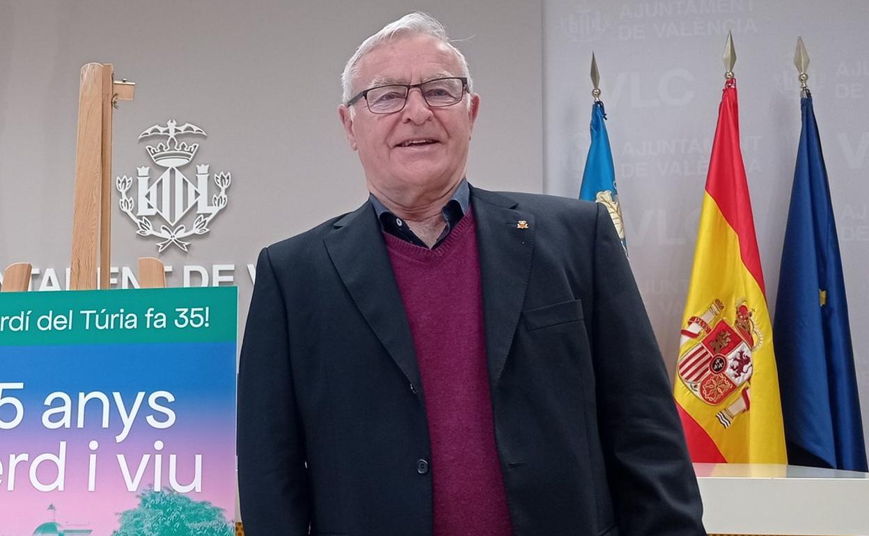 El alcalde Joan Ribó durante una rueda de prensa este miércoles en el Ayuntamiento. 