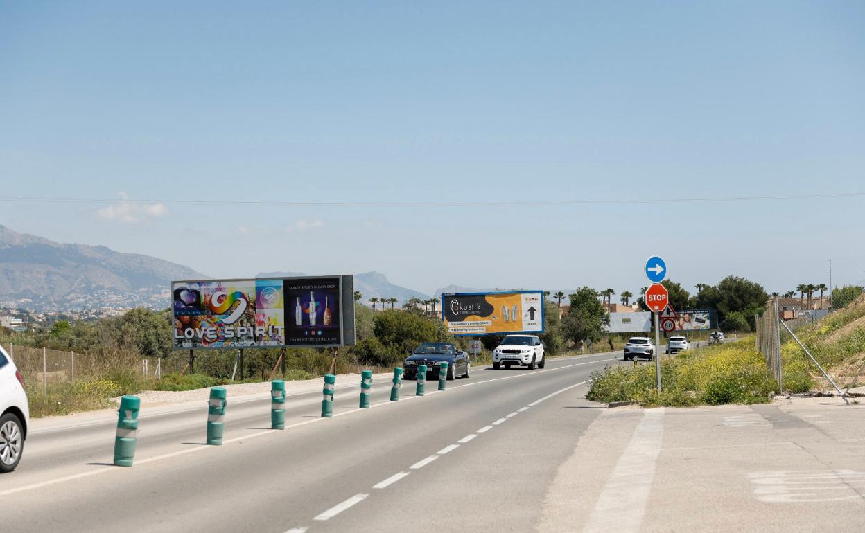 l'Alfàs del Pi: Guerra a las vallas ilegales | L’Alfàs del Pi inicia una campaña de retirada de vallas publicitarias ilegales