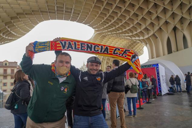 Fotos: Los valencianistas suspiran por la Copa