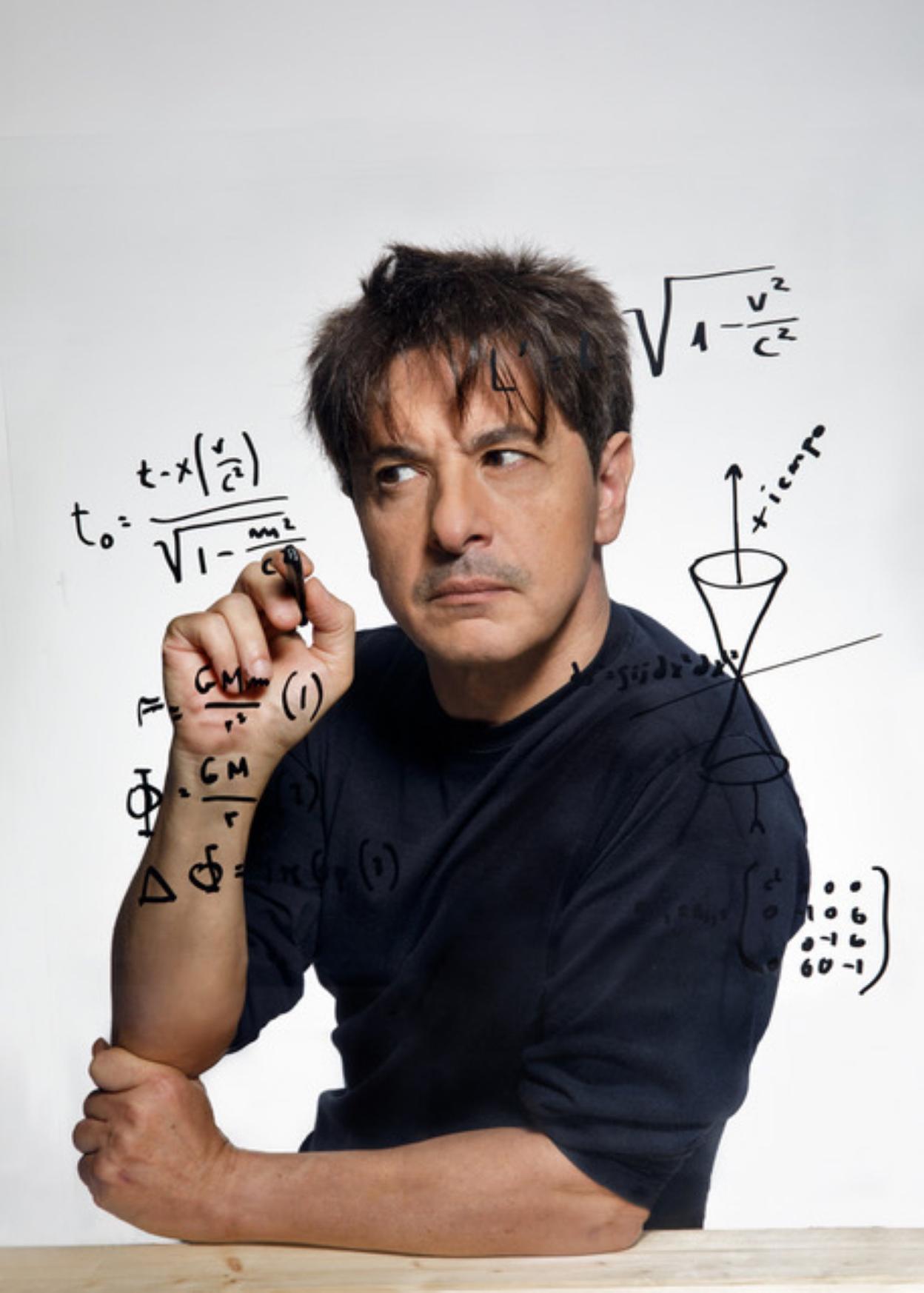 Juan Carlos Ortega une ciencia y humor en la Rambleta con 'Cosmos'