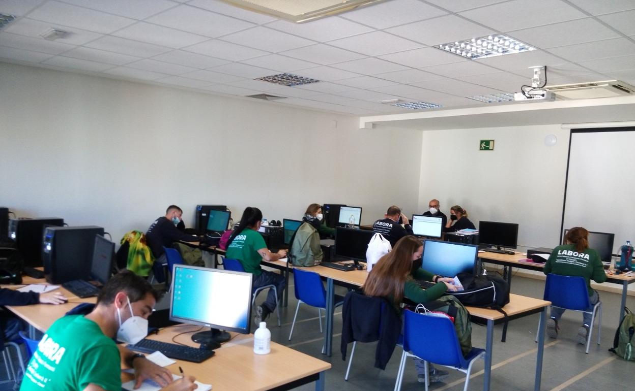 Una de las dos aulas habilitadas en el Centro Cultural de Rotglà i Corberà. 