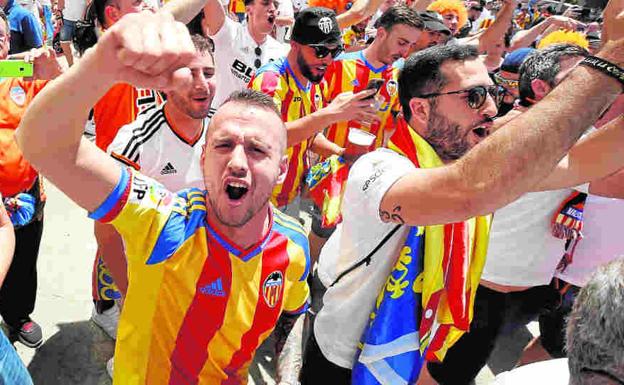 Sólo una pantalla gigante en Valencia para ver la final de Copa