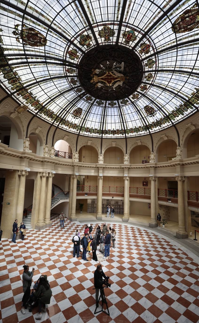 El edificio de Correos de Valencia ha celebrado una jornada de puertas abiertas este sábado 23 de abril de 2022.