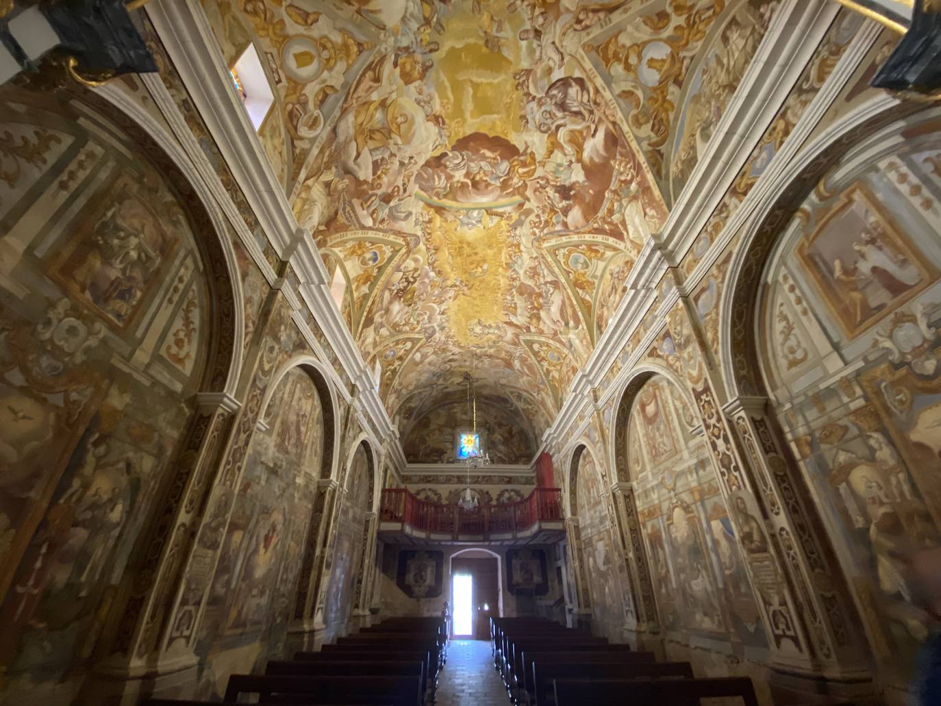 Fotos: La capilla sixtina que se esconde en el interior de la Comunitat