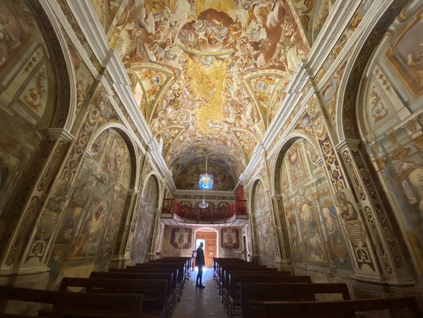 Fotos: La capilla sixtina que se esconde en el interior de la Comunitat