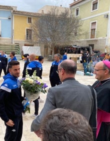 Imagen secundaria 2 - Imágenes de la visita del Hércules a la Santa Faz después del entrenamiento. 