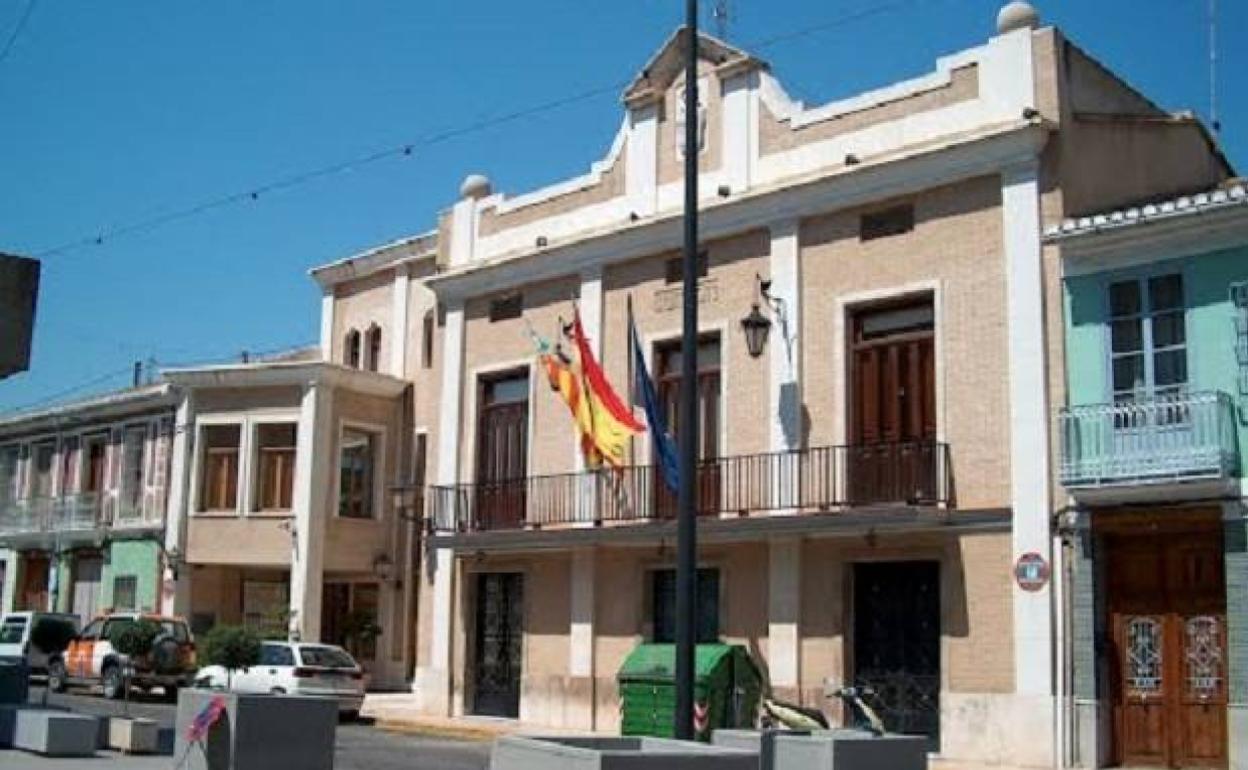 La fachada del ayuntamiento. 