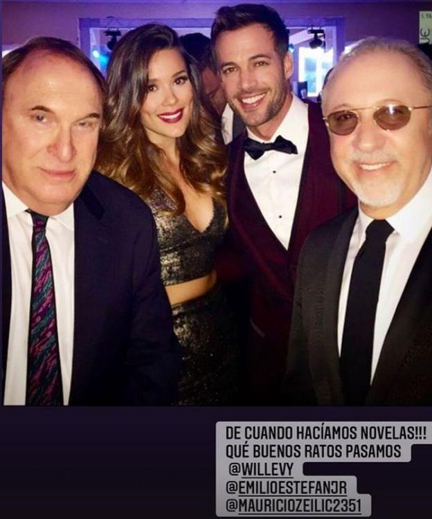 Lorena Gómez junto al actor William Levy.