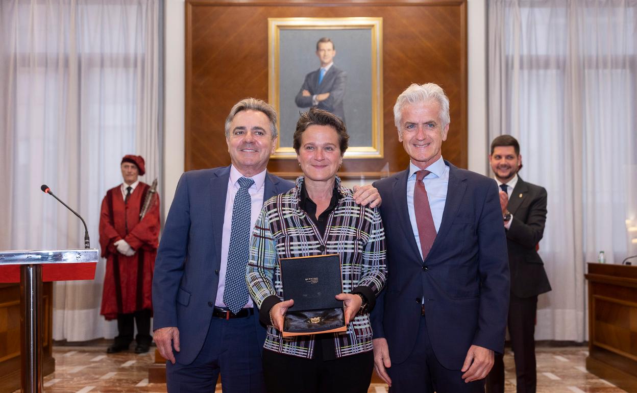 Los hijos recogen el titulo póstumo. 