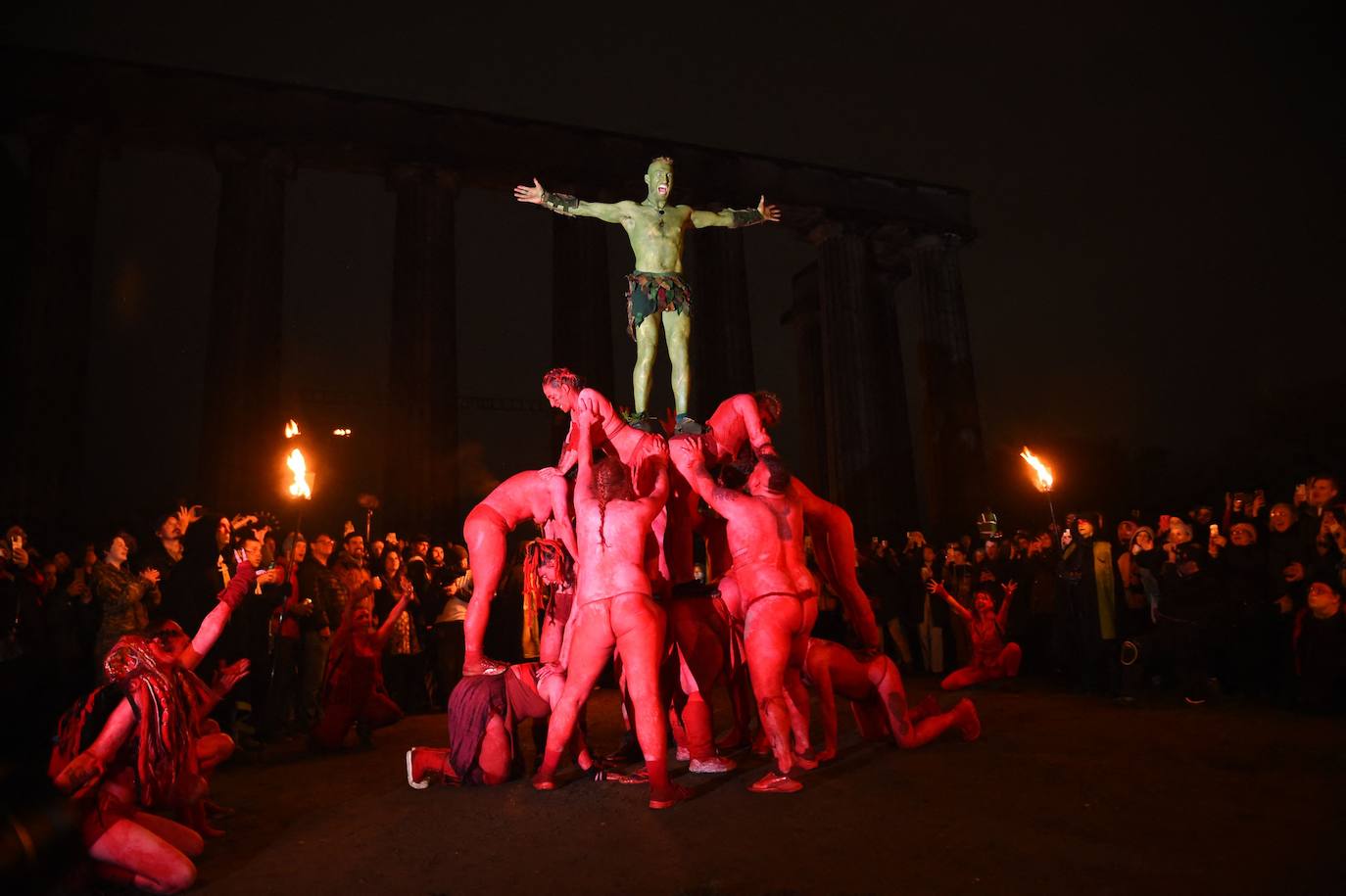 Fotos: Así es el Festival del Fuego de Beltane, el ritual que marca el inicio del verano